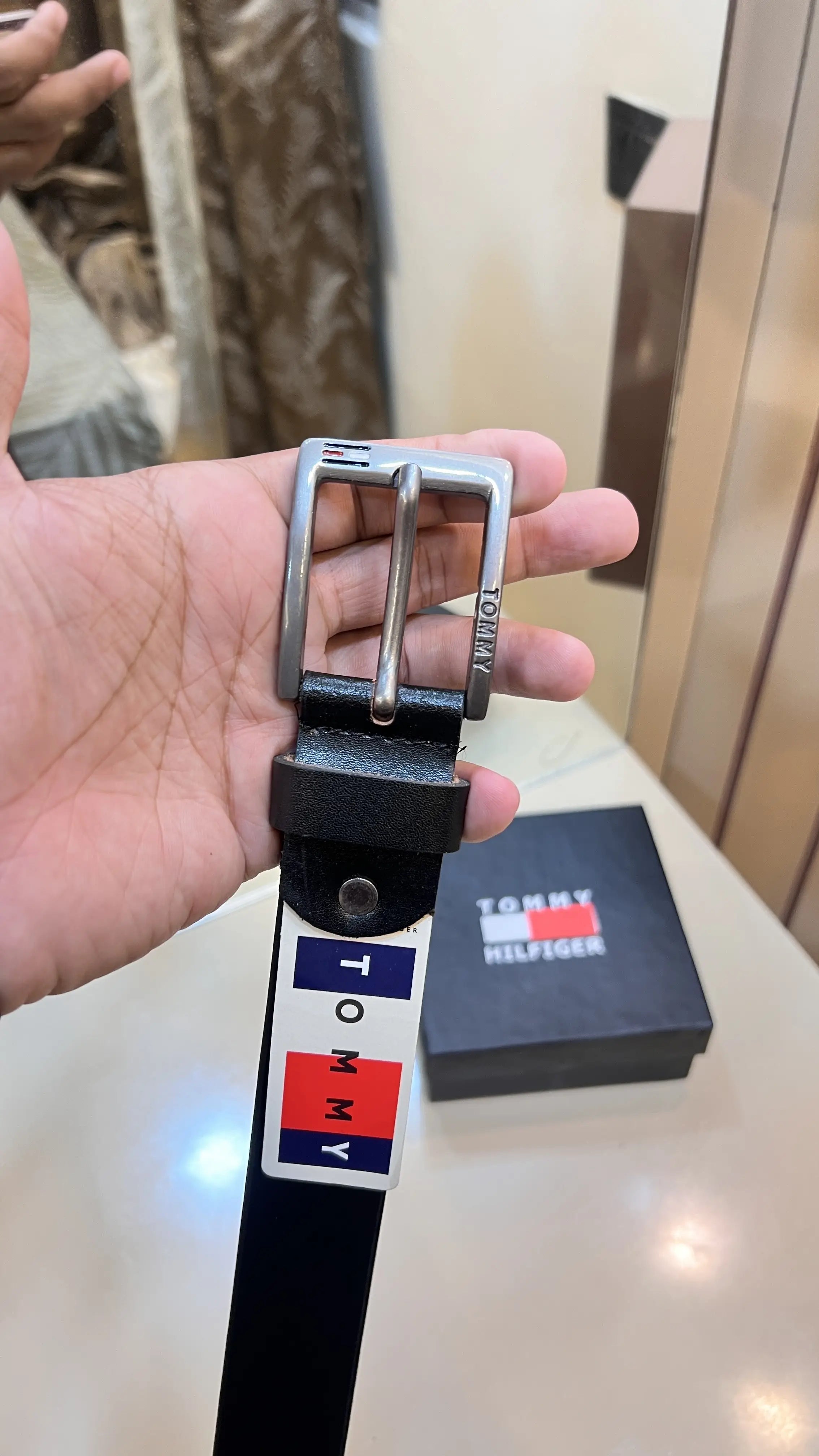 TOMMY HILFIGER PREMIUM QUALITY IMPORTED LEATHER BELT 